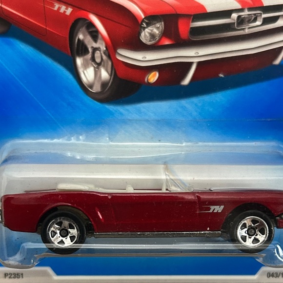 2009 Hot Wheels | Ford Mustang Treasure Hunt 1 of 12 - Picture 2 of 3
